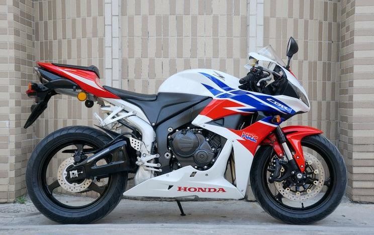 Skutery motocyklowe Yamaha, chłodzone cieczą, czterocylindrowy motocykl elektryczny z napędem elektrycznym 600 cm3