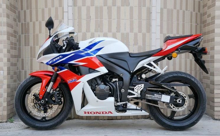 Skutery motocyklowe Yamaha, chłodzone cieczą, czterocylindrowy motocykl elektryczny z napędem elektrycznym 600 cm3