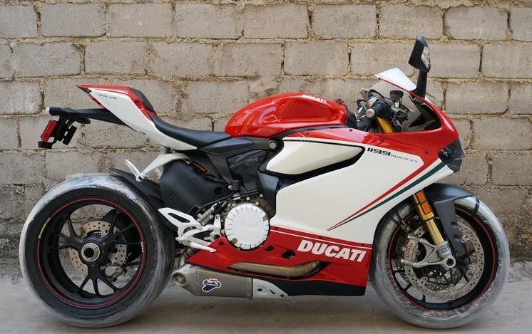 Czterosuwowe motocykle o dużej mocy 1199 cm3 w stylu Ducati z podwójnym cylindrem 90 ° 