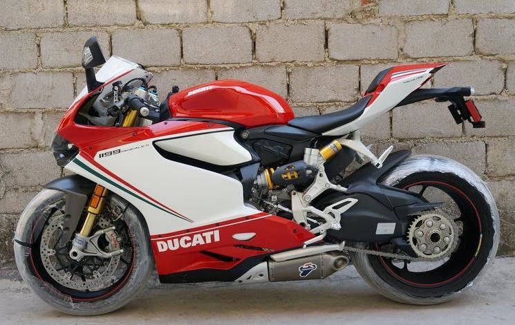 Czterosuwowe motocykle o dużej mocy 1199 cm3 w stylu Ducati z podwójnym cylindrem 90 ° 