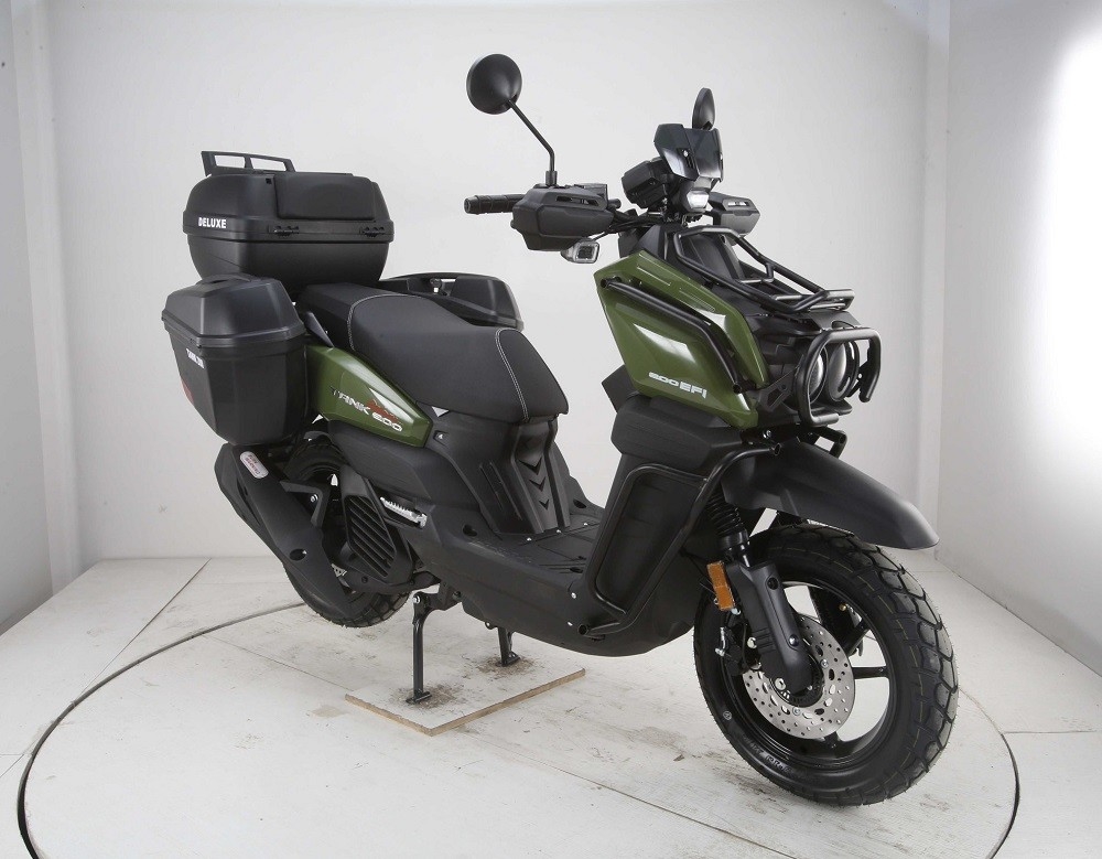 Nowy skuter w stylu wojskowym 200 Tank 200 Efi Deluxe Model z większymi oponami i bocznymi nośnikami bagażu