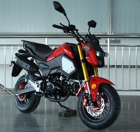 Wydawnictwo specjalne Motocykl z ręczną skrzynią biegów, elektryczny start, podwójne reflektory, duże 12