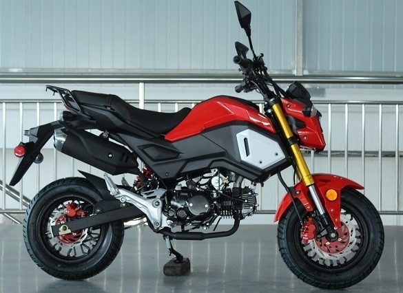 Wydawnictwo specjalne Motocykl z ręczną skrzynią biegów, elektryczny start, podwójne reflektory, duże 12